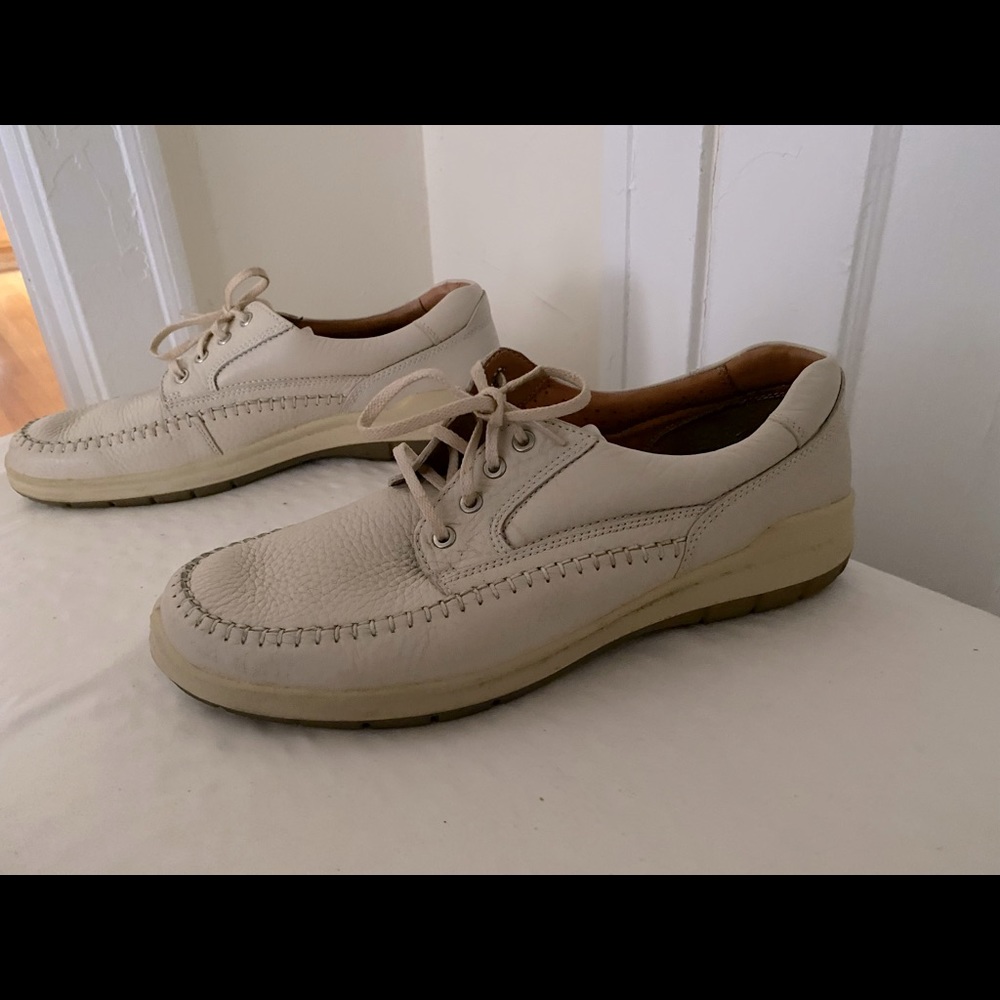 Ecco, light beige/cream colored, size 13